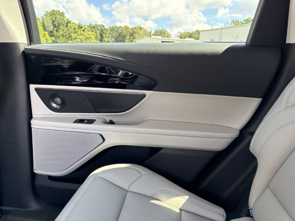 New 2026 Lincoln Nautilus Premier w/ Equipment Group 102A AWD/4WD image 15