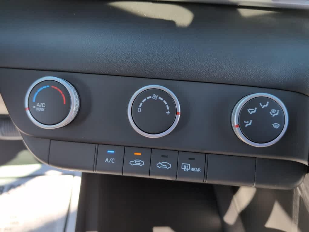 New 2026 Hyundai Elantra SE FWD image 23