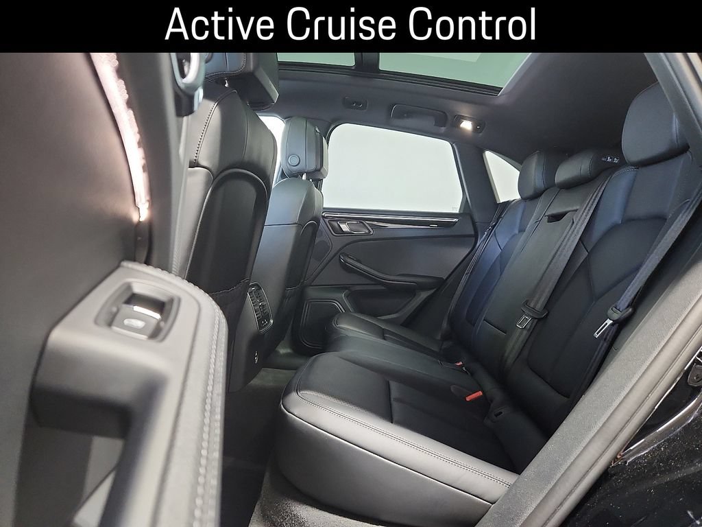 Certified 2026 Porsche Macan AWD/4WD image 11
