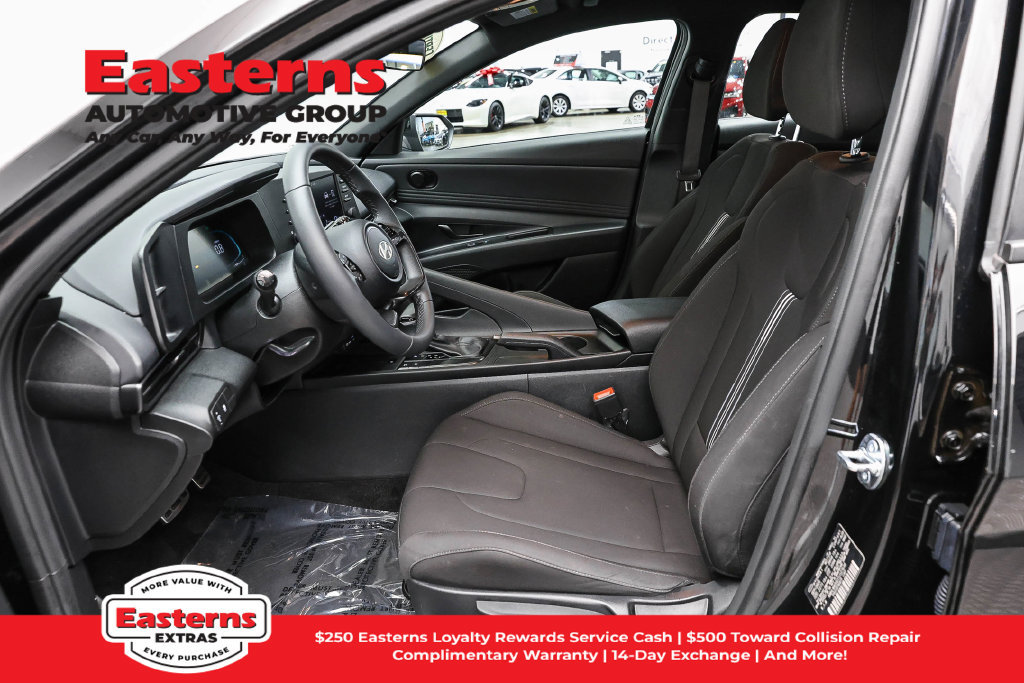 Used 2026 Hyundai Elantra Sport FWD image 14