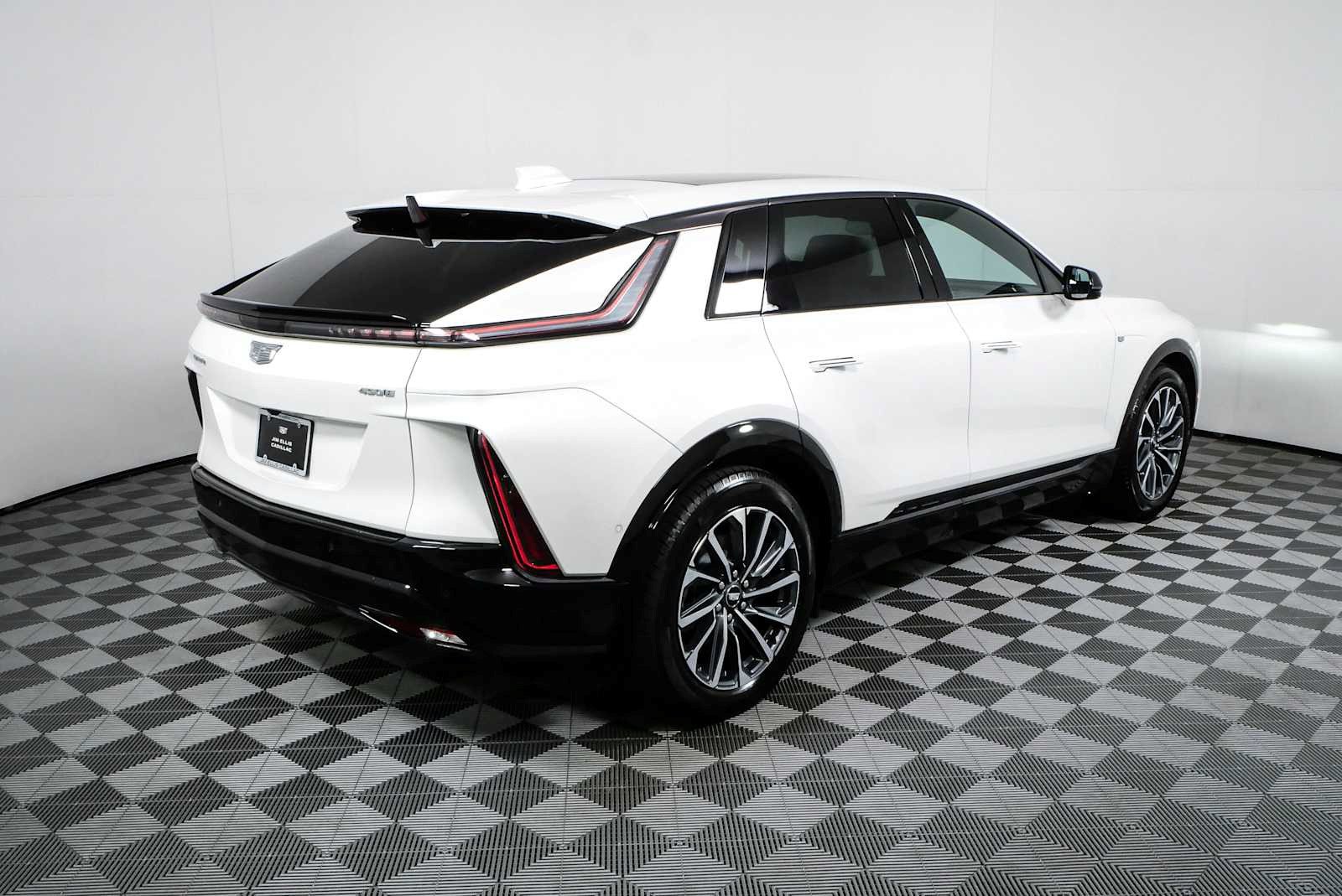 Certified 2024 Cadillac Lyriq Sport RWD image 3
