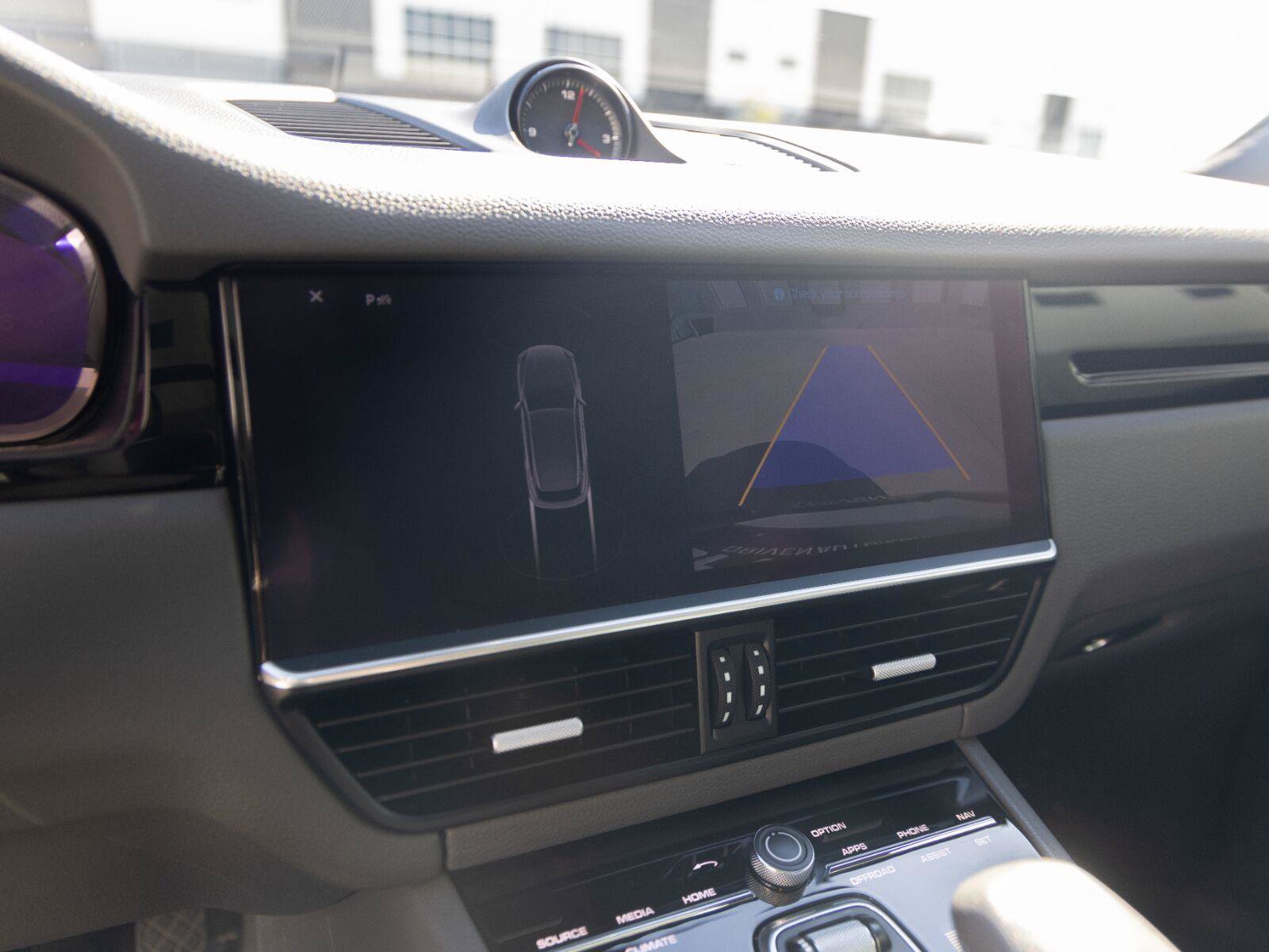 Used 2020 Porsche Cayenne AWD/4WD image 25