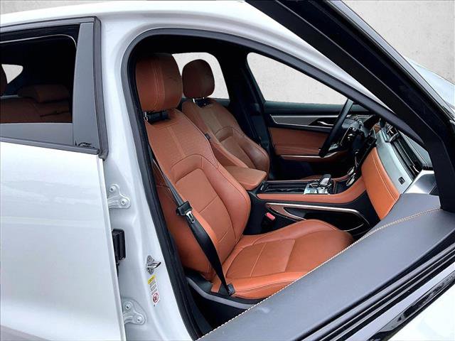 Used 2025 Jaguar F-PACE R-Dynamic S image 9