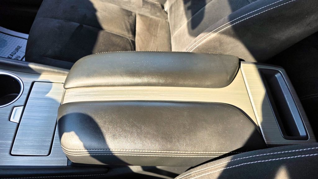 Used 2016 Nissan Murano S image 11