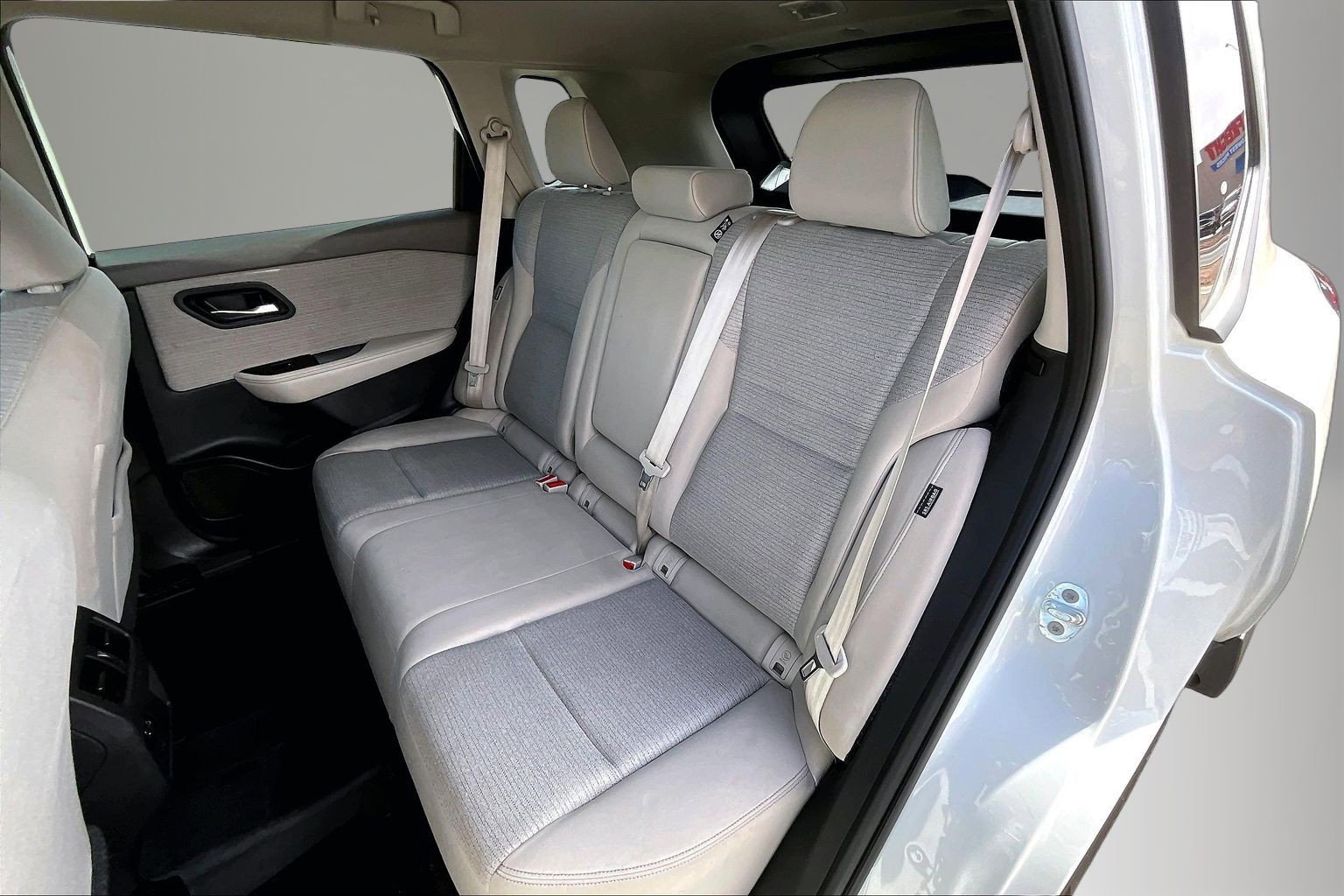 Used 2023 Nissan Rogue SV FWD image 22
