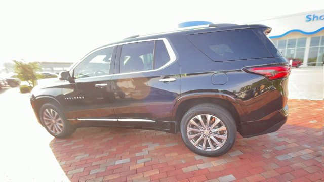 Used 2023 Chevrolet Traverse Premier FWD image 7