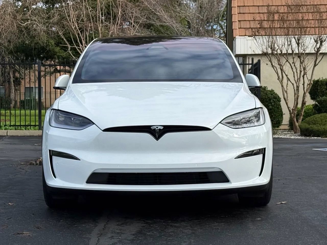Used 2022 Tesla Model X Plaid image 3