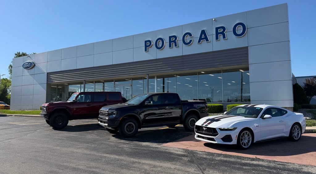 Used 2019 Ford F150 Lariat w/ Equipment Group 502A Luxury AWD/4WD image 3