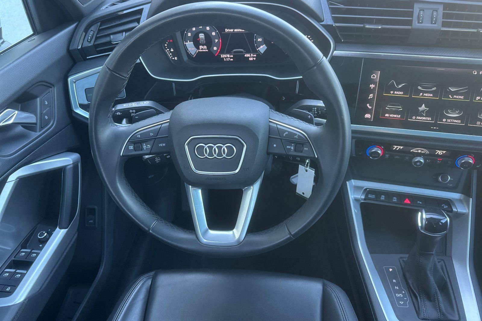 Used 2025 Audi Q3 2.0T Premium image 17