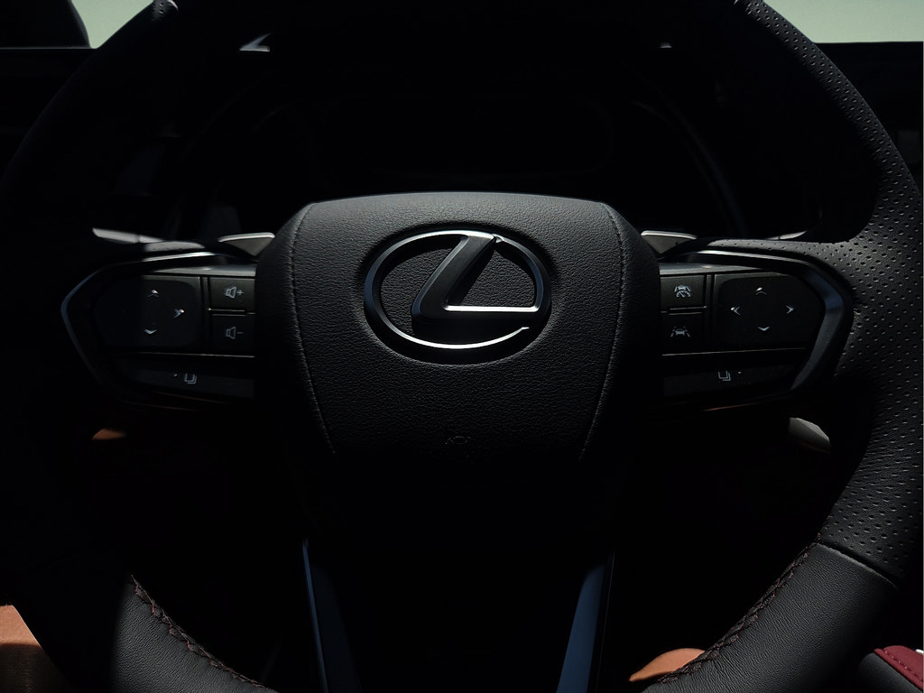 New 2026 Lexus RX 500h F Sport AWD/4WD image 25