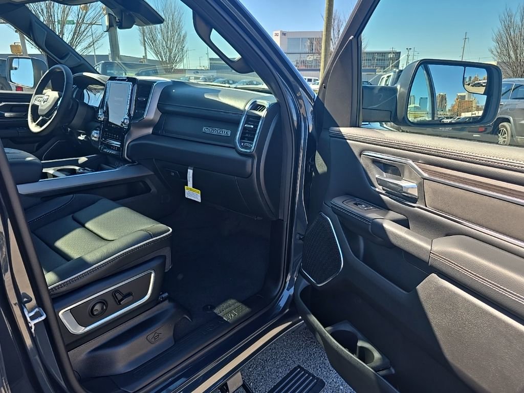 New 2026 RAM 1500 Laramie AWD/4WD image 19