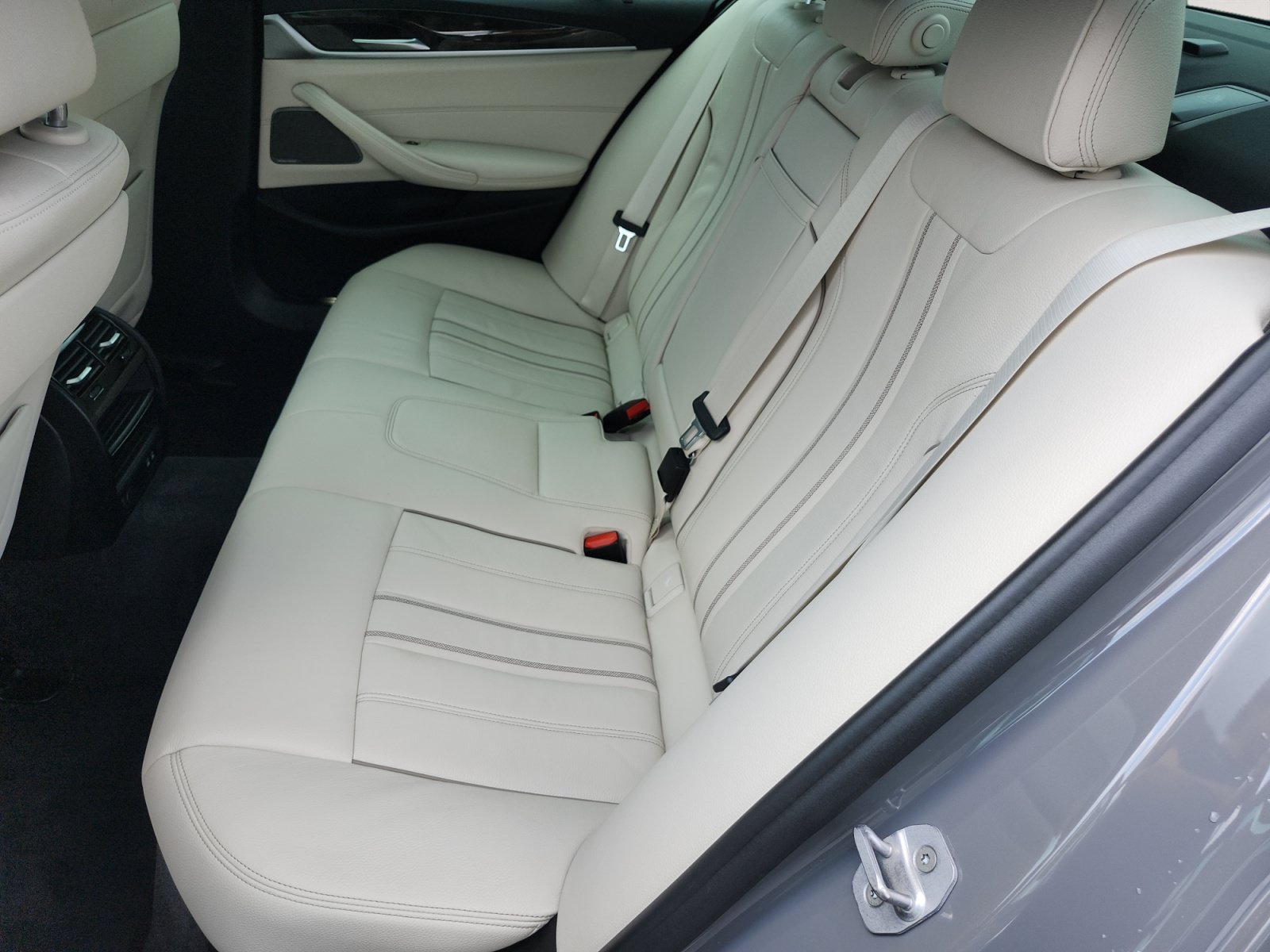 Used 2021 BMW 530i xDrive w/ Premium Package AWD/4WD image 14