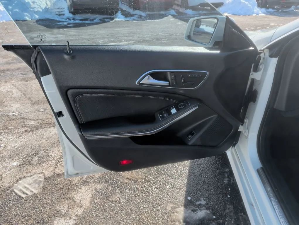 Used 2016 Mercedes-Benz CLA 250 4MATIC image 13