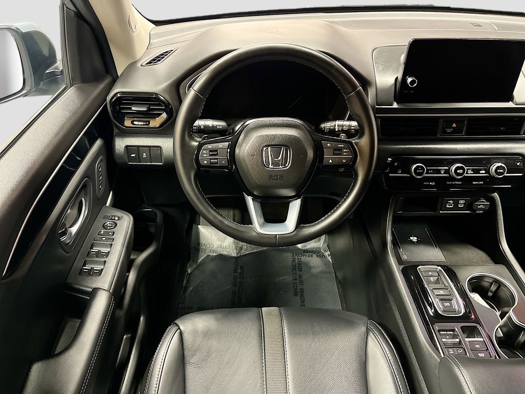 Used 2025 Honda Pilot Touring image 24