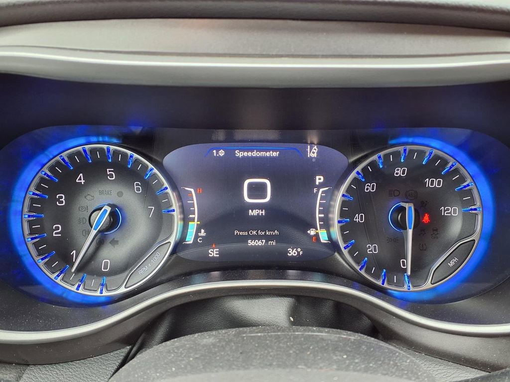 Used 2024 Chrysler Pacifica Touring-L image 20