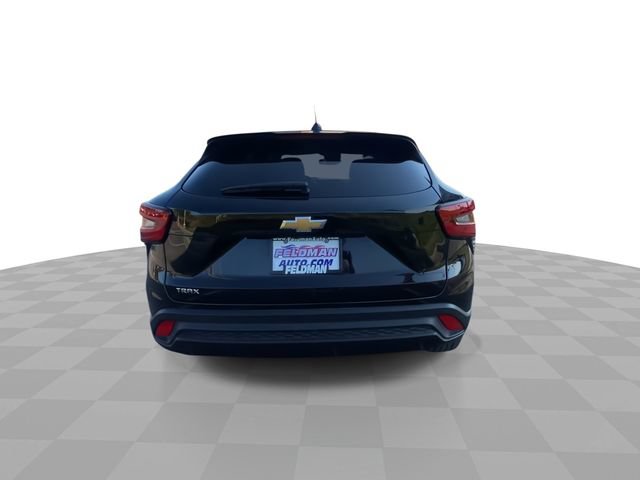 Used 2024 Chevrolet Trax LS w/ LS Convenience Package FWD image 9