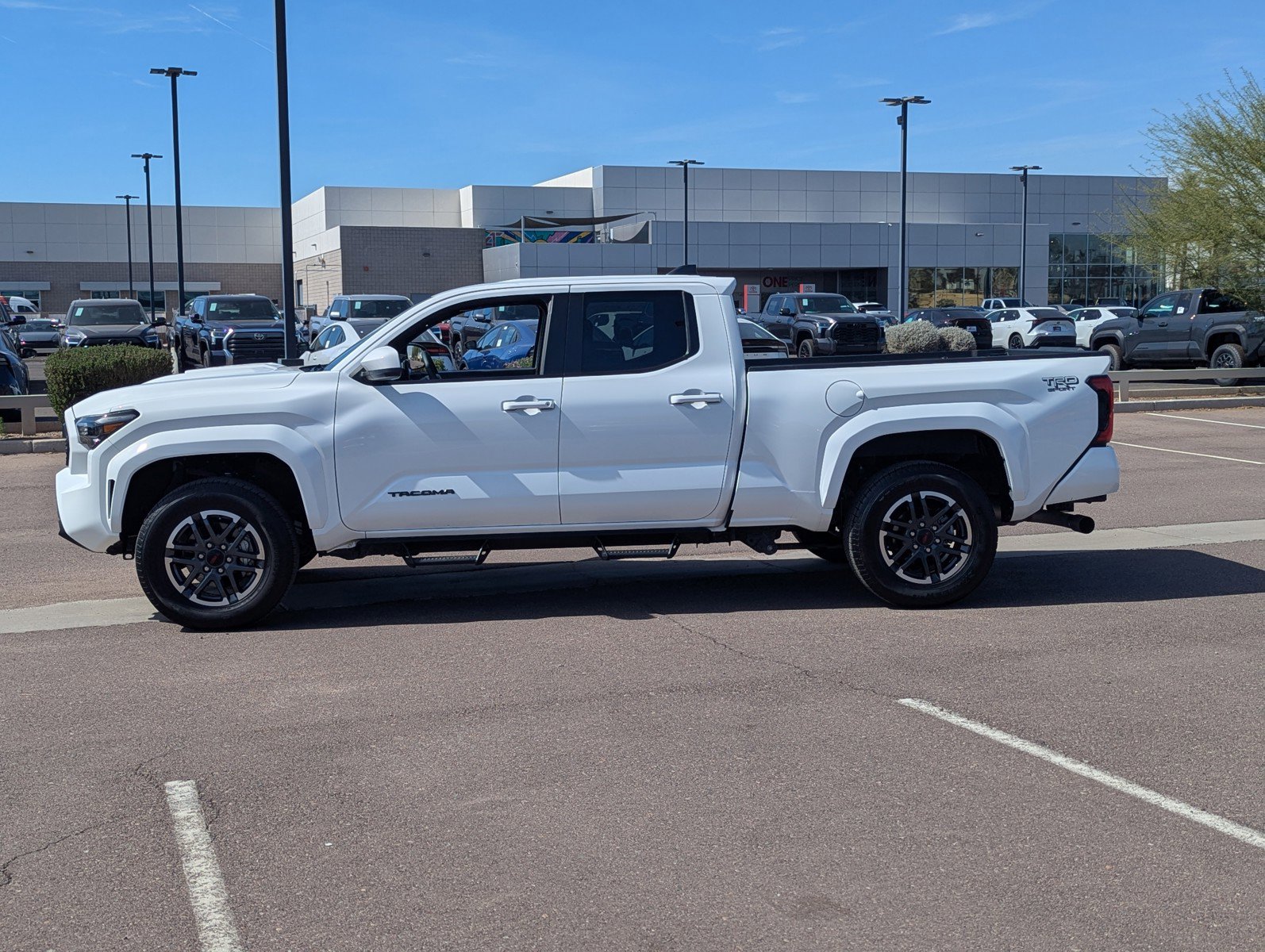 Used 2025 Toyota Tacoma TRD Sport image 2