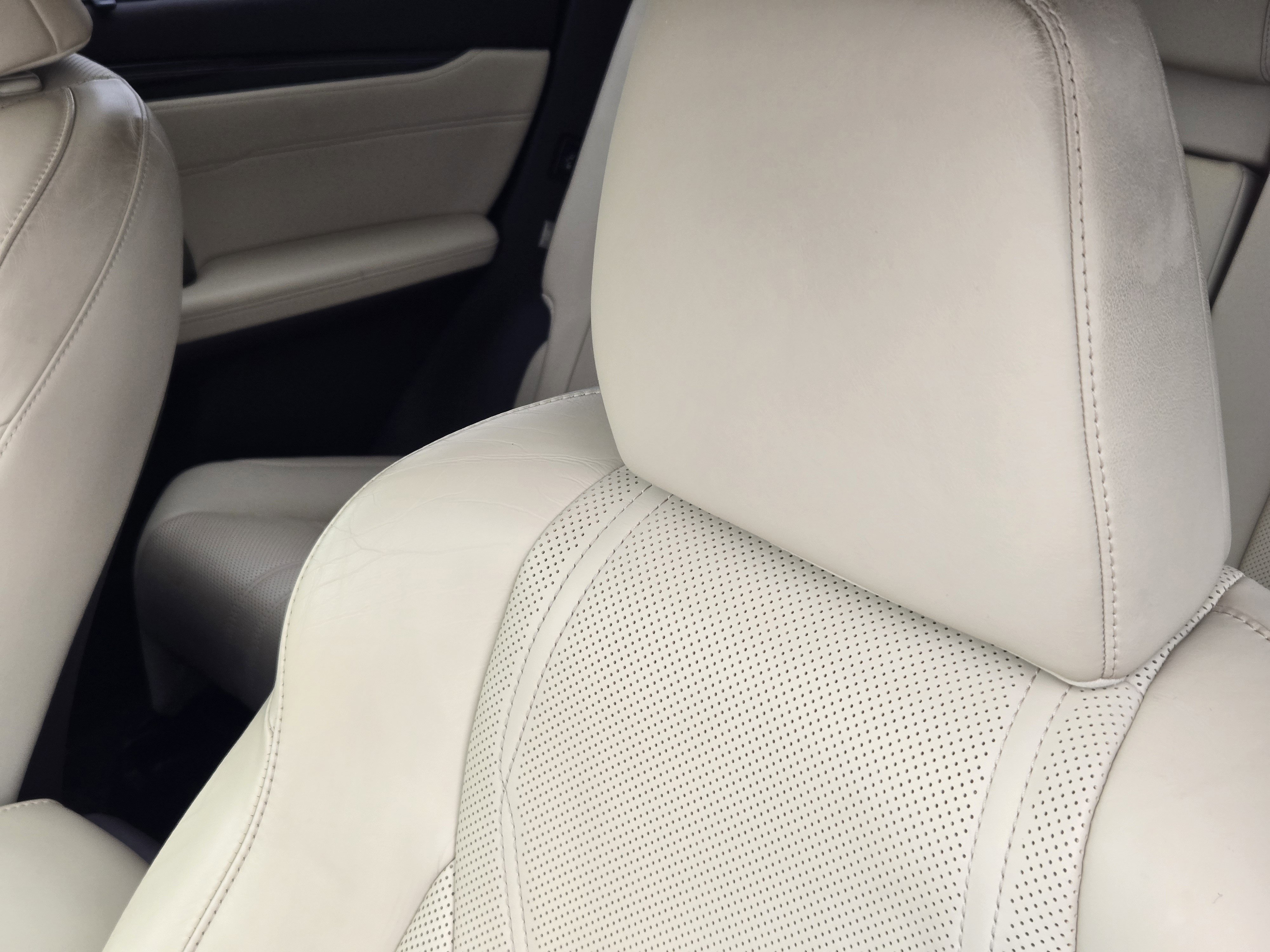 Used 2020 Lexus RX 350L Luxury image 32