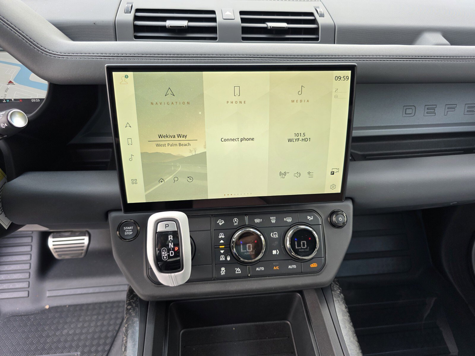 New 2026 Land Rover Defender 110 AWD/4WD image 15