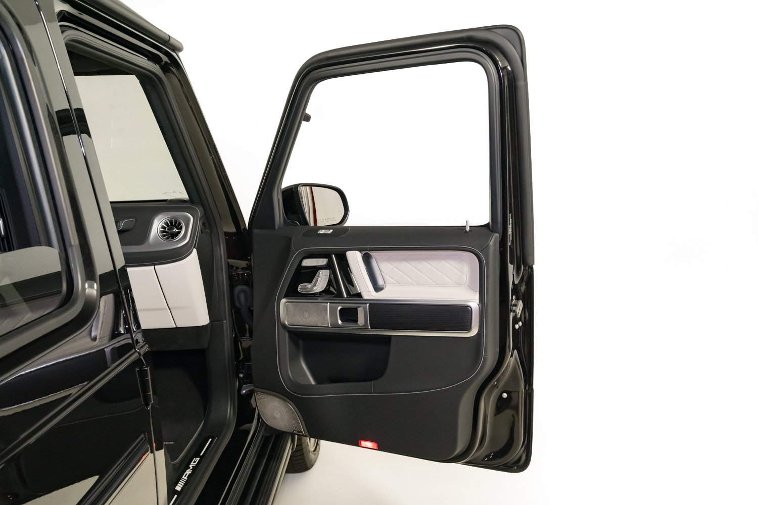 Used 2025 Mercedes-Benz G 63 AMG 4MATIC image 27