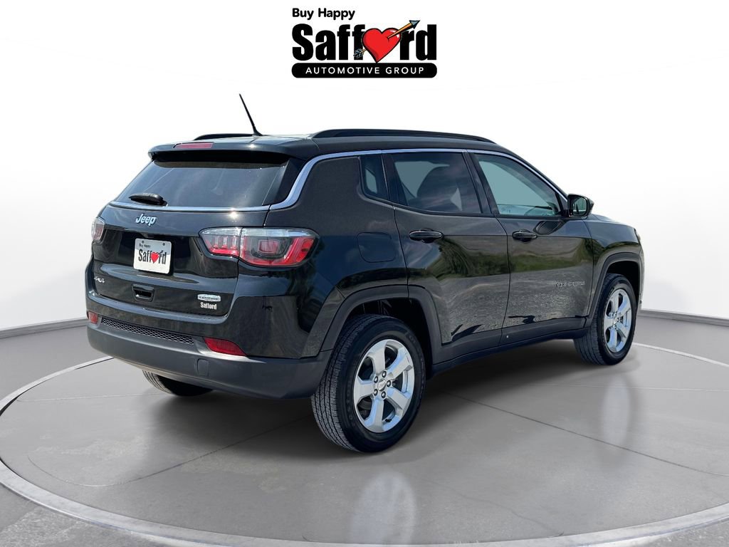 Used 2018 Jeep Compass Latitude w/ Cold Weather Group AWD/4WD image 9