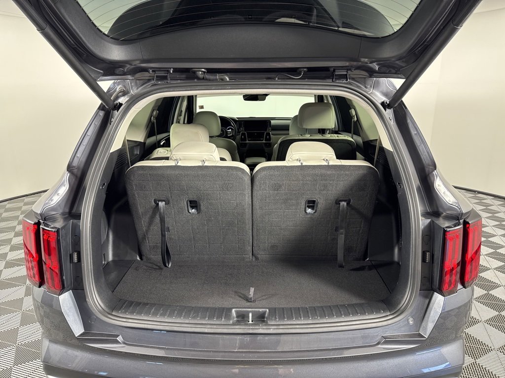 Used 2023 Kia Sorento SX Prestige w/ Panoramic Sunroof Package image 10
