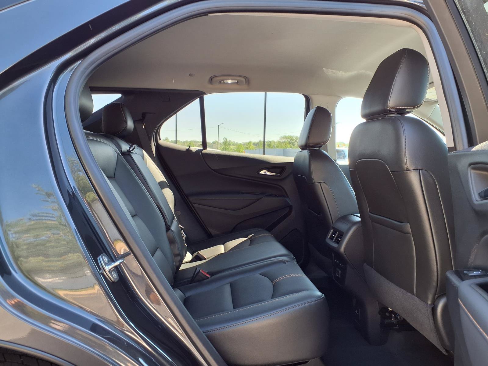 Used 2022 Chevrolet Equinox Premier FWD image 25