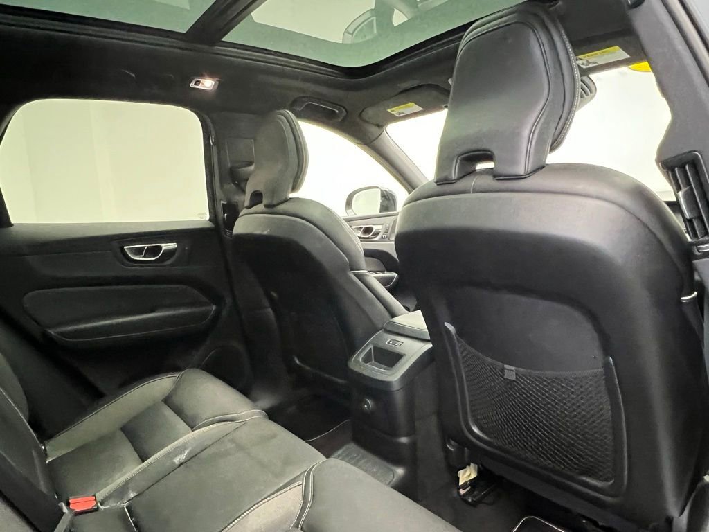 Used 2021 Volvo XC60 T8 R-Design w/ Advanced Package image 8