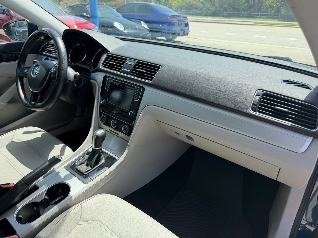 Used 2019 Volkswagen Passat 2.0T Wolfsburg w/ Wheels & Sunroof Package FWD image 28