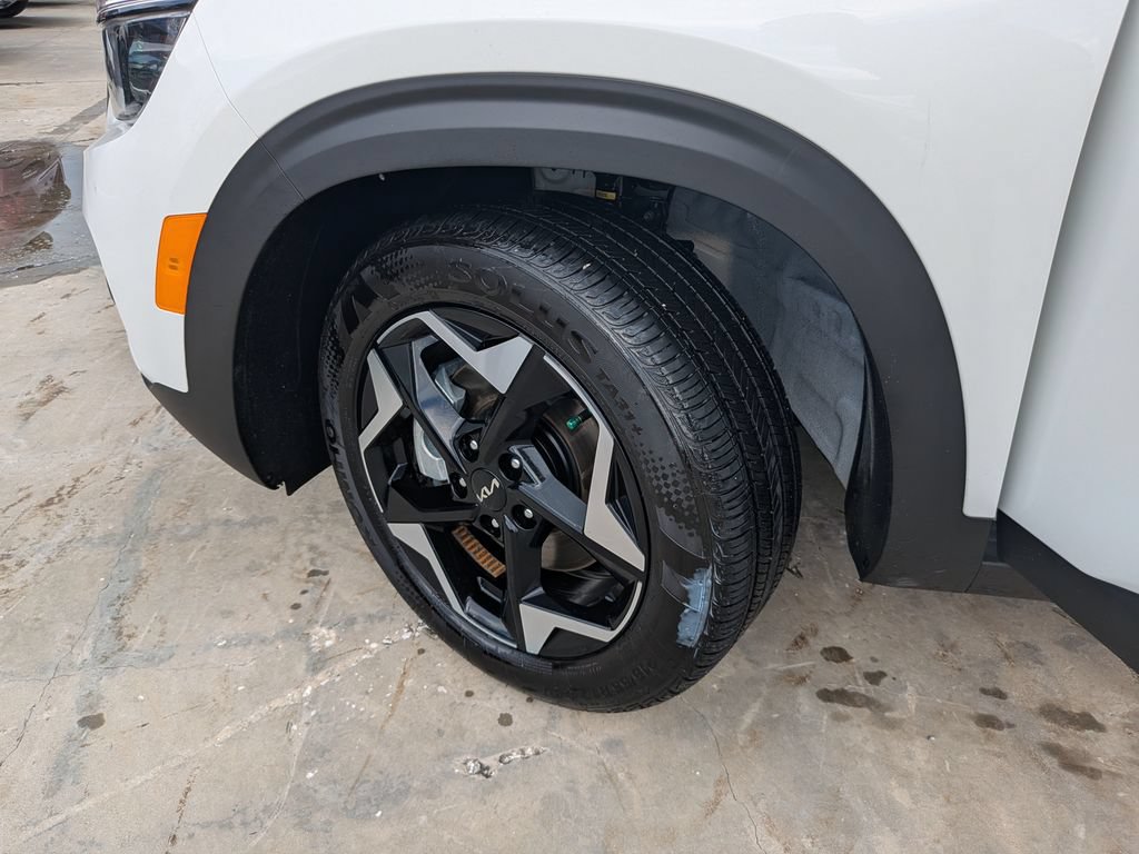 Certified 2025 Kia Seltos EX w/ EX Sunroof Package AWD/4WD image 37