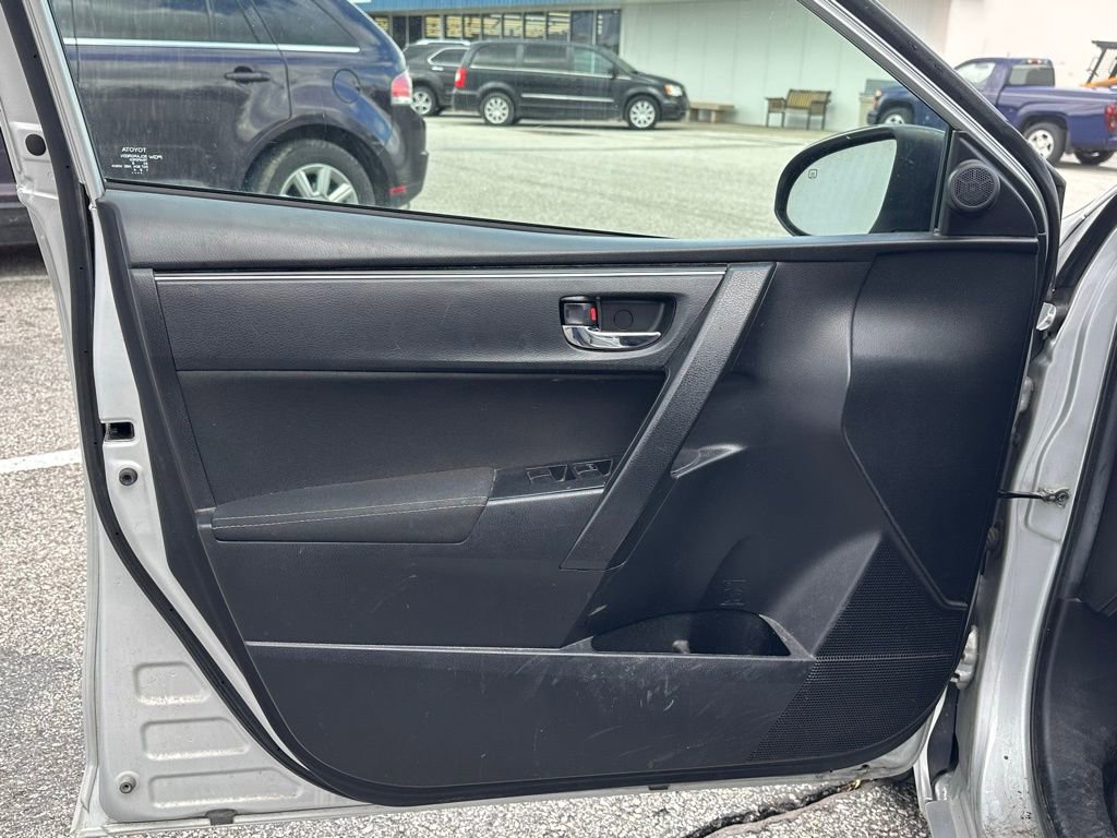 Used 2019 Toyota Corolla LE image 12