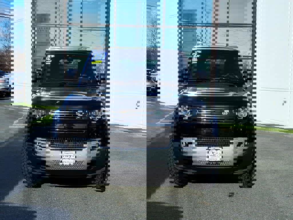 Used 2025 Land Rover Defender 110 S image 2