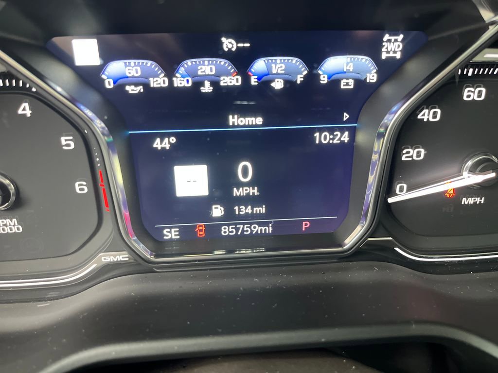 Used 2021 GMC Yukon XL Denali w/ Denali Premium Package image 32