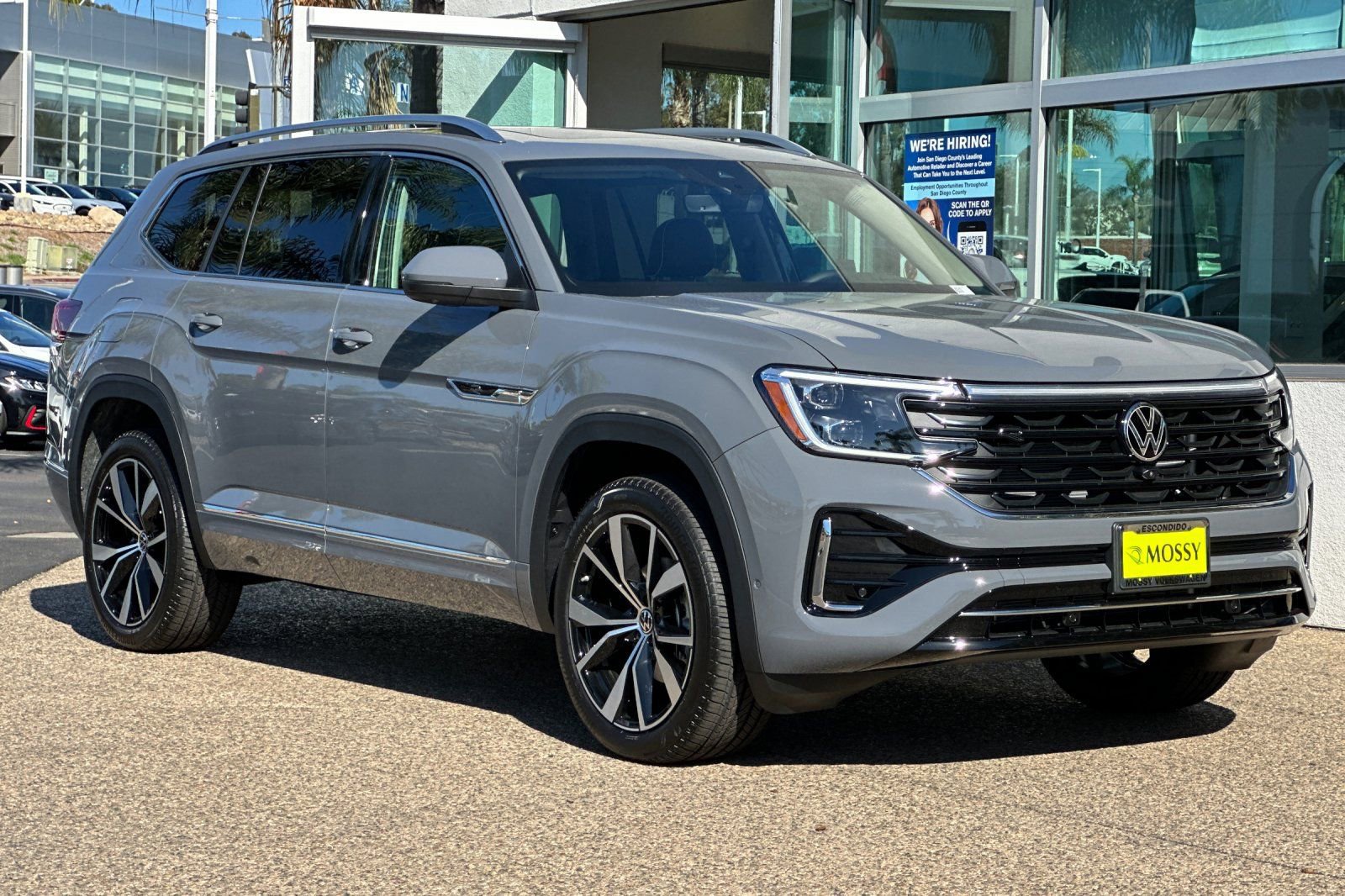 New 2026 Volkswagen Atlas SEL Premium R-Line image 2