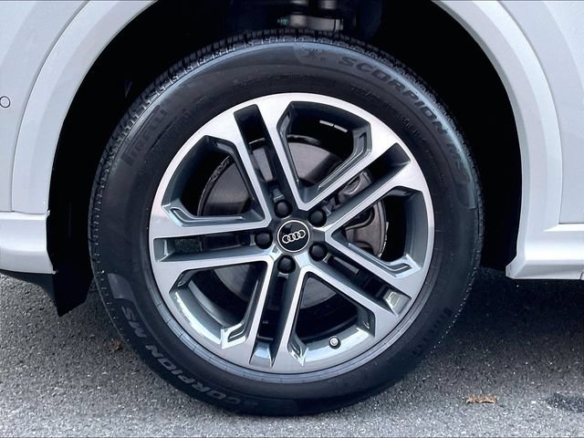 Used 2025 Audi Q5 Premium w/ 19" Wheel Package AWD/4WD image 9