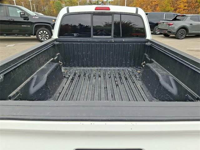 Used 2017 Toyota Tacoma SR5 w/ SR5 Appearance Package (SM) image 27