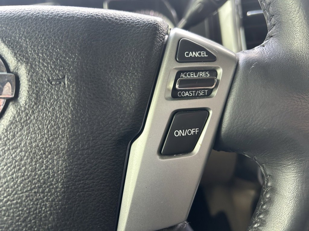 Used 2018 Nissan Titan SL w/ Chrome Package image 19