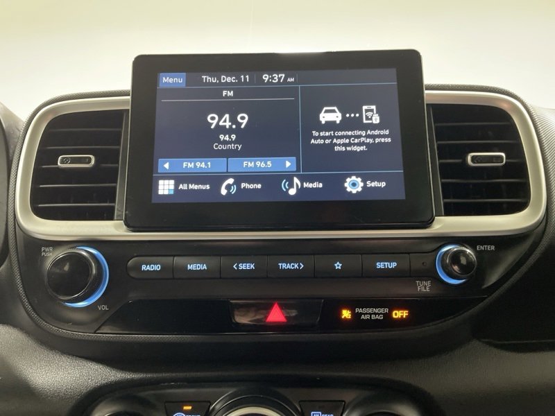 Used 2023 Hyundai Venue SEL image 29