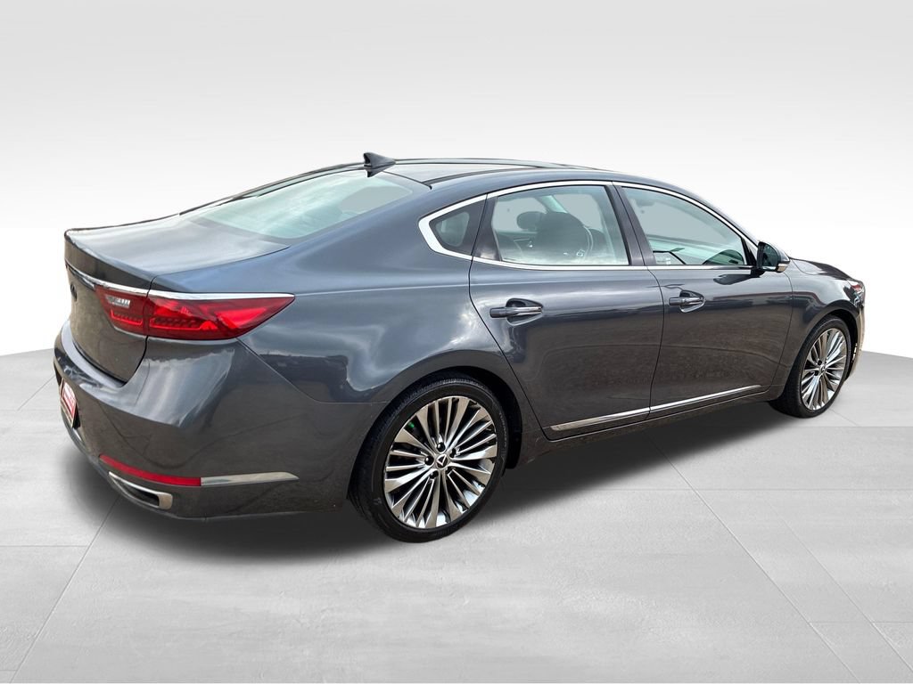 Used 2018 Kia Cadenza Limited FWD image 5