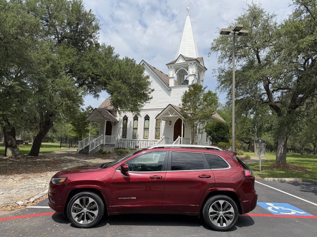 Used 2019 Jeep Cherokee Overland w/ Technology Group FWD image 1