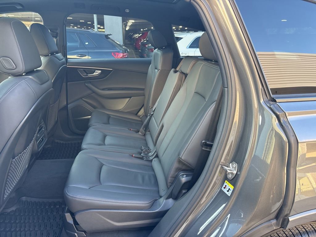 Used 2025 Audi Q7 2.0T Premium w/ Convenience Plus Package image 14