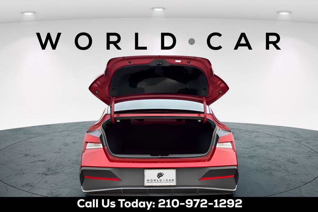 Certified 2025 Hyundai Elantra Sport image 6