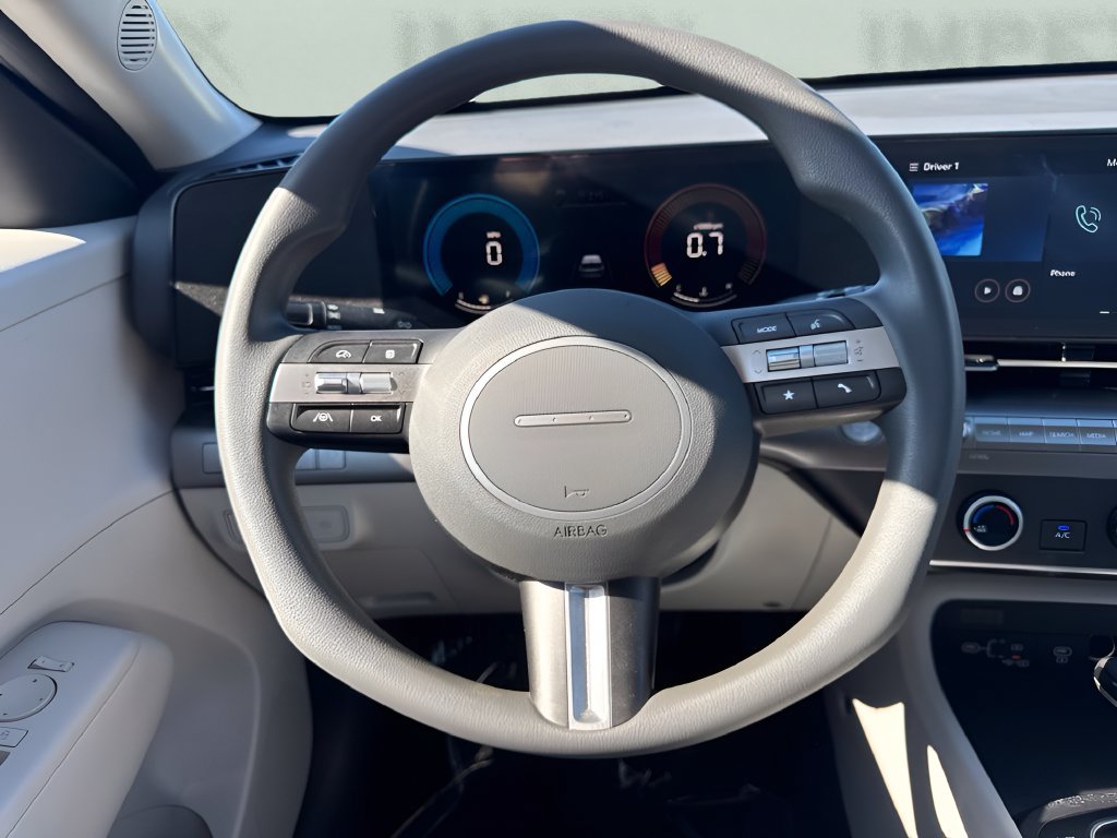 Used 2024 Hyundai Kona SE FWD image 12