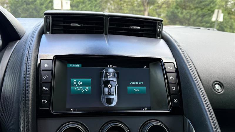 Used 2018 Jaguar F-TYPE Coupe image 32