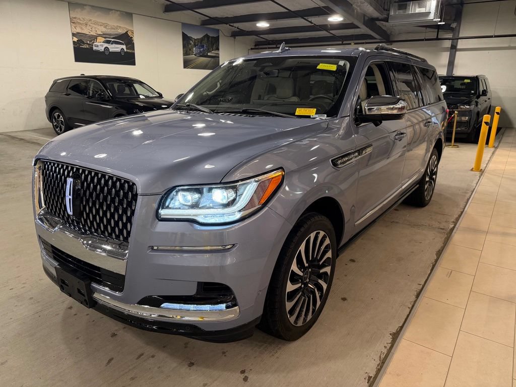 Used 2022 Lincoln Navigator L Black Label AWD/4WD image 13