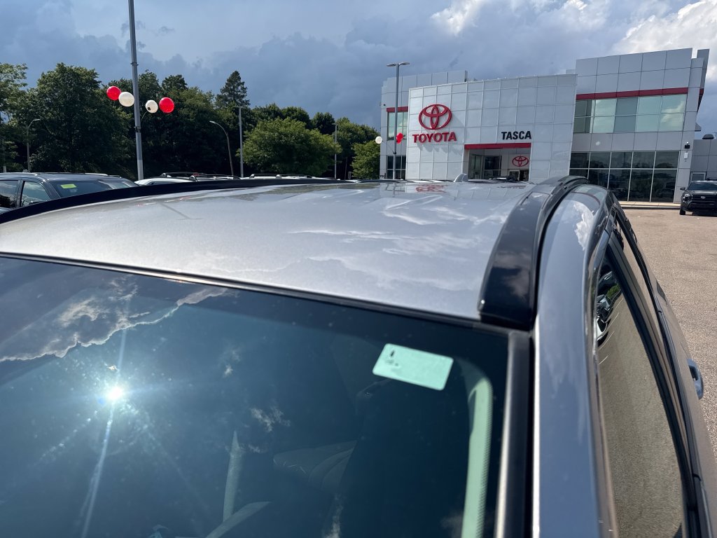 Used 2025 Toyota RAV4 XLE AWD/4WD image 45