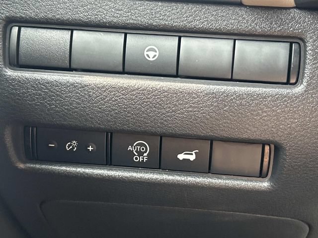 Used 2024 Nissan Rogue SV w/ SV Premium Package FWD image 20