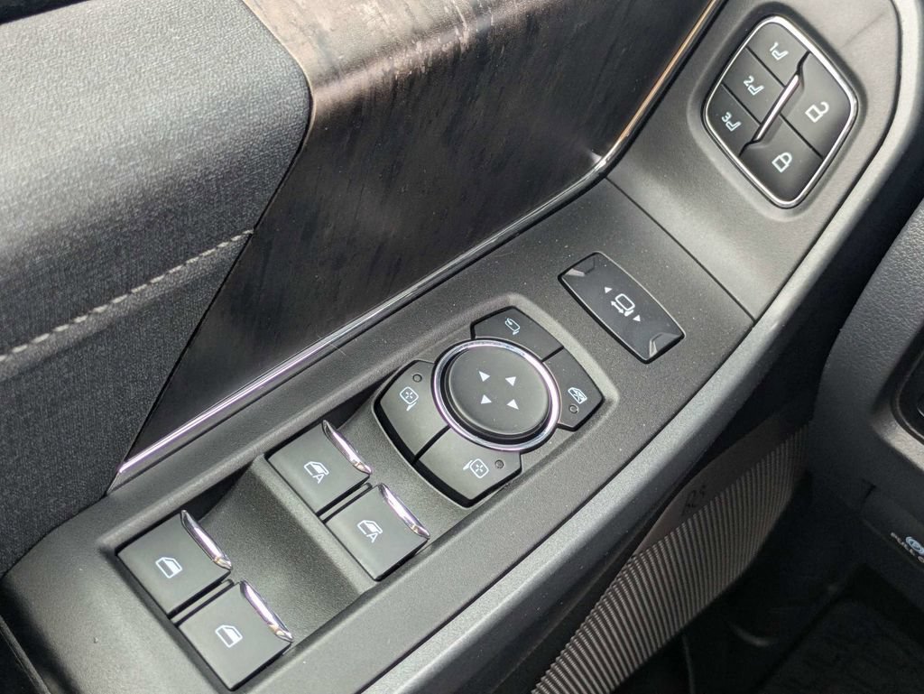 Used 2024 Ford F250 Lariat w/ Lariat Ultimate Package AWD/4WD image 28