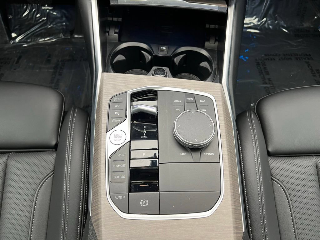 Certified 2025 BMW 330i Sedan RWD image 11