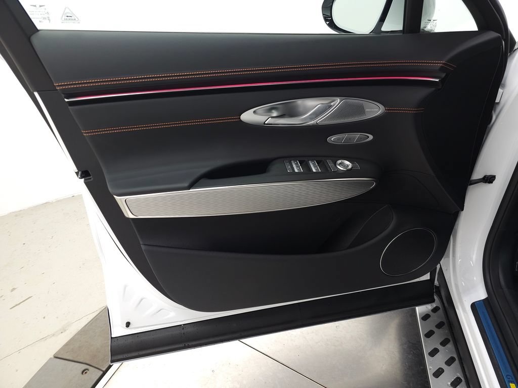 New 2026 Genesis GV70 2.5T Sport Prestige AWD/4WD image 9